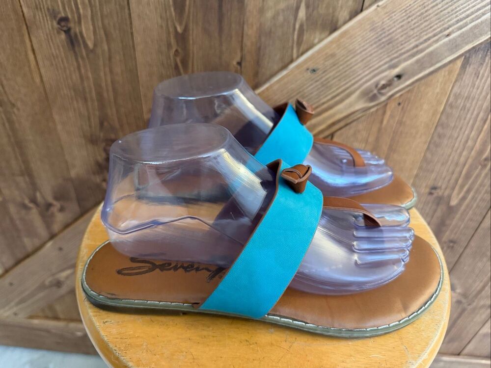 Seven7 Women’s Turquoise & Brown Toe Loop Sandals – Size 9